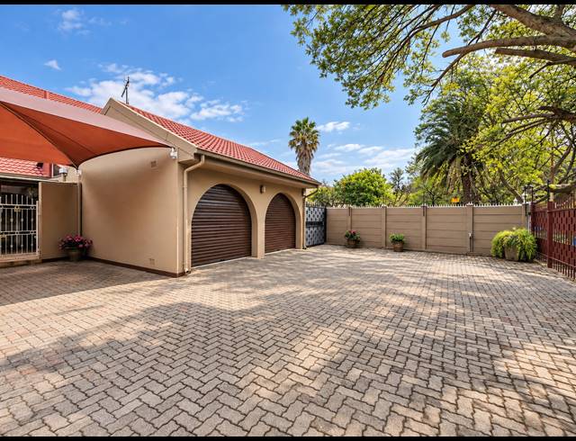 3 BEDROOM TOWNHOUSE FOR SALE IN THREE RIVERS